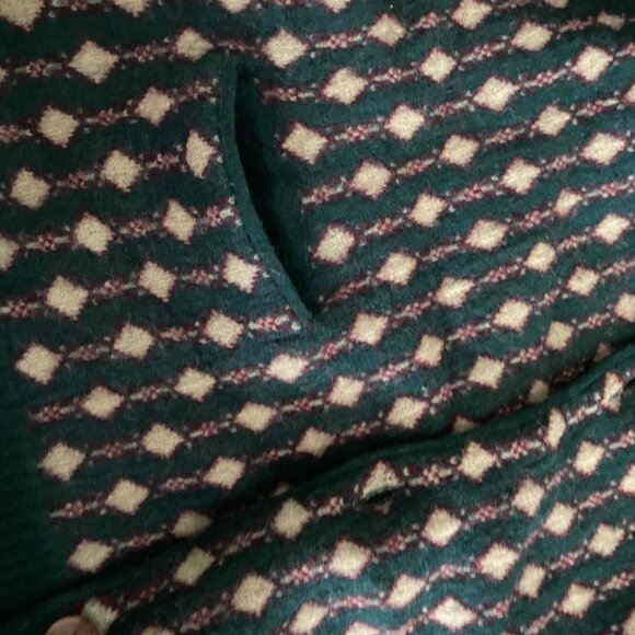 Vintage UNITED COLORS OF BENETTON Knitwear cardigan with buttons. - Picture 10 of 12